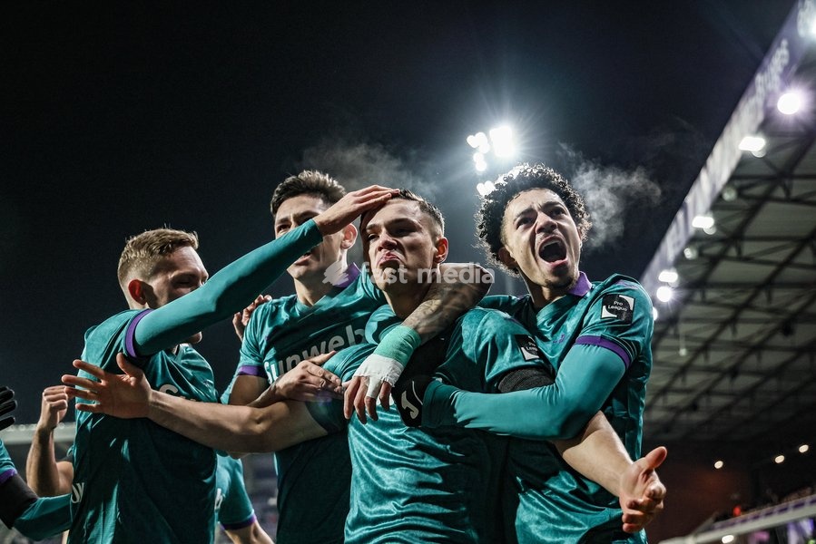 Anderlecht's Jan-Carlo Simic celebrates after scoring during a soccer game between Beerschot VA and RSC Anderlecht, Thursday 09 January 2025 in Antwerp, in the 1/4 finals of the 'Croky Cup' Belgian soccer cup