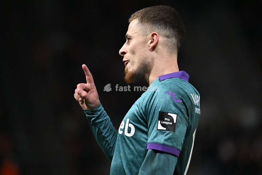 Anderlecht's Thorgan Hazard pictured during a soccer game between Royal Antwerp and RSC Anderlecht, Thursday 06 February 2025 in Antwerp, in the 1/2 finals (return) of the 'Croky Cup' Belgian soccer cup