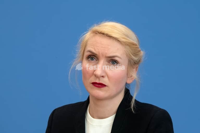 Ines Schwerdtner, politician, Die Linke, Germany. Federal Press Conference: Portrait of the leader of the Left Party after the party's success in the Bundestag elections. Berlin, 24 February 2025