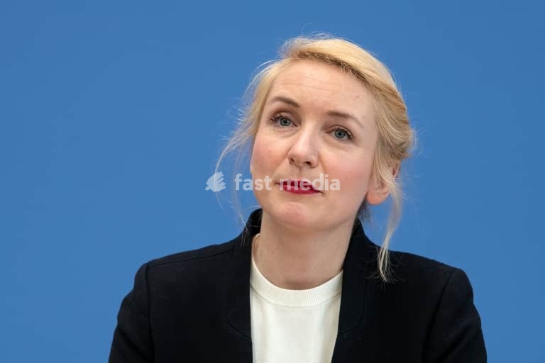 Ines Schwerdtner, politician, Die Linke, Germany. Federal Press Conference: Portrait of the leader of the Left Party after the party's success in the Bundestag elections. Berlin, 24 February 2025