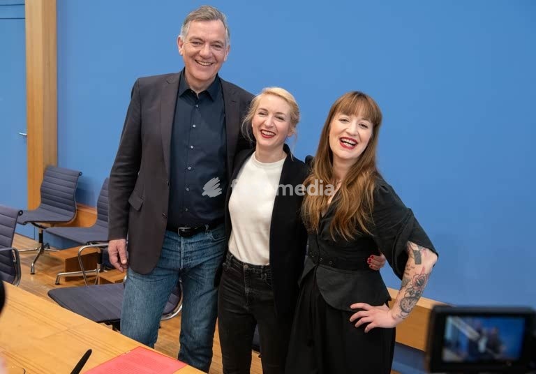 Ines Schwerdtner, politician, Die Linke, Germany. Federal press conference: the leader of the Left Party after the party's success in the Bundestag elections. With the two leading party candidates Heidi Reichinnek (right) and Jan van Aken. Berlin, 24 February 2025